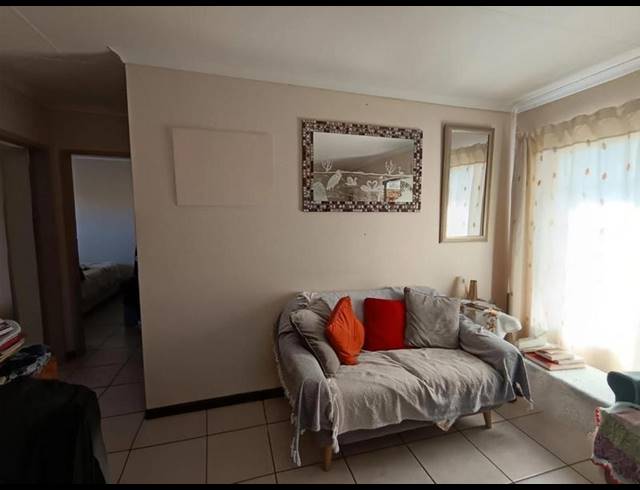 2 BEDROOM TOWNHOUSE FOR SALE IN RIVERSDALE